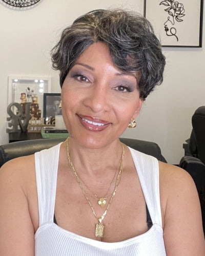 Soul Lady dark salt and pepper natural wave pixie cut wig features a rich mix of dark gray and black tones. The soft waves and natural texture give the wig a realistic, elegant, and effortlessly stylish look.