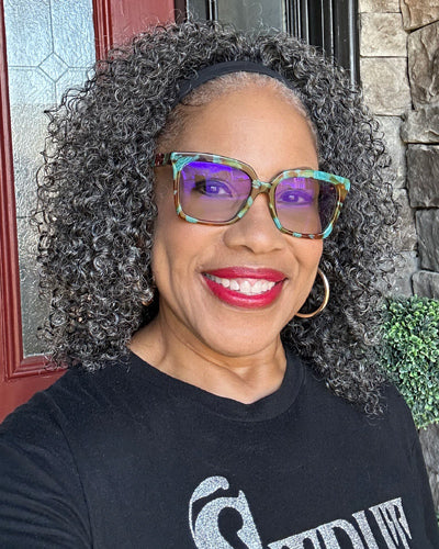 soul-lady-wigs-social-model-kinky-curly-headband-wigs-medium-salt-and-pepper-human-hair-wig-for-black-women-model-real-life-with-al-and-chelle-3